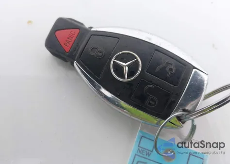 2013 Mercedes-Benz C 250 Sport z USA, uszkodzony, nr VIN WDDGF4HBXDA869821